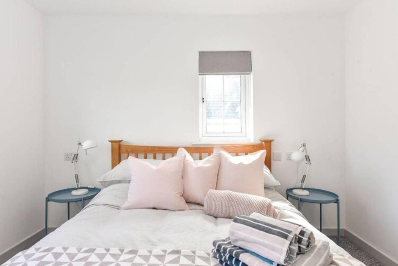 The Little House, Boutique Home Near The Sea 치체스터 외부 사진